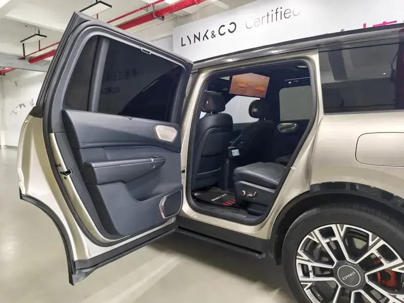 2025 Lynk & Co 900 с пробегом 28 000 км
