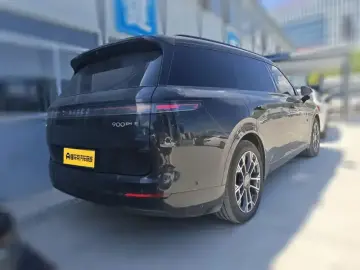 2025 Lynk & Co 900 с пробегом 57 100 км