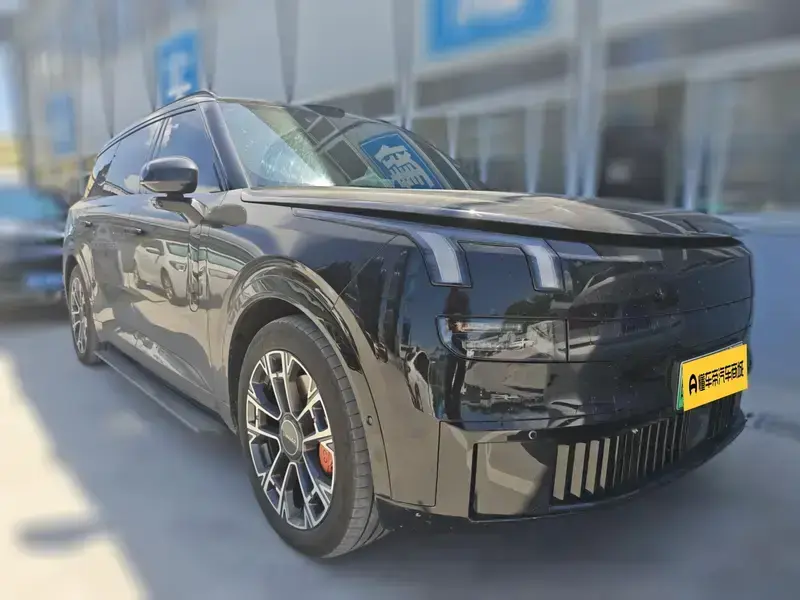 2025 Lynk & Co 900 с пробегом 57 100 км