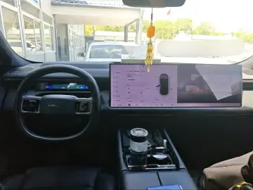 2025 Lynk & Co 900 с пробегом 57 100 км