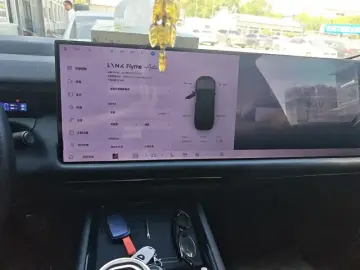 2025 Lynk & Co 900 с пробегом 57 100 км