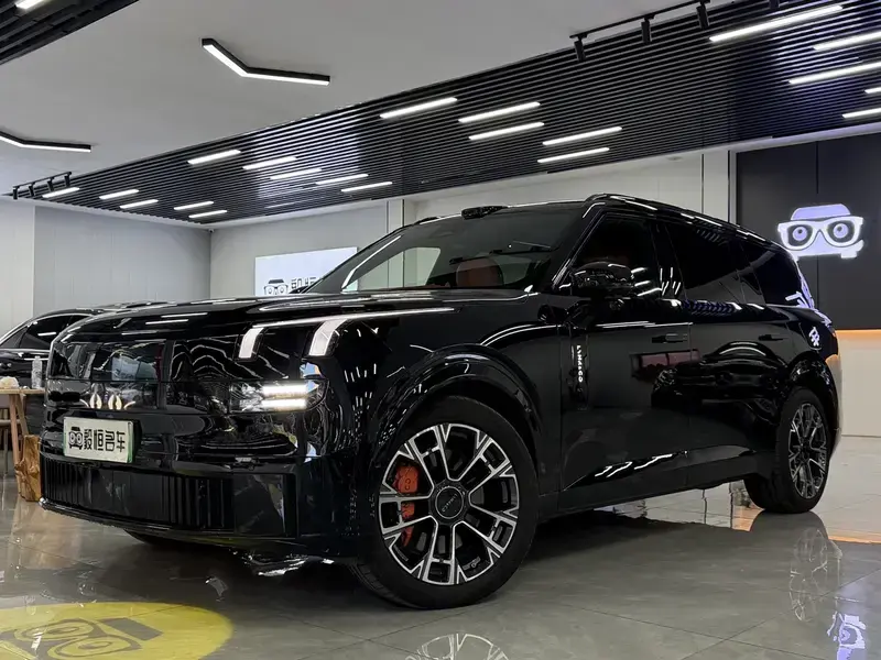 2025 Lynk & Co 900 с пробегом 20 000 км