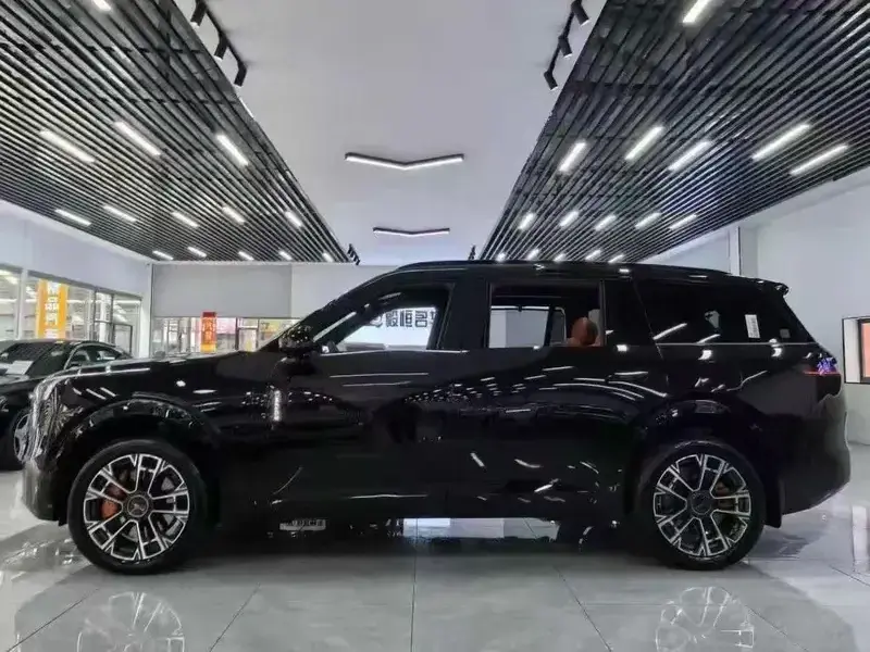 2025 Lynk & Co 900 с пробегом 20 000 км