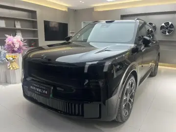 2025 Lynk & Co 900 с пробегом 8 000 км