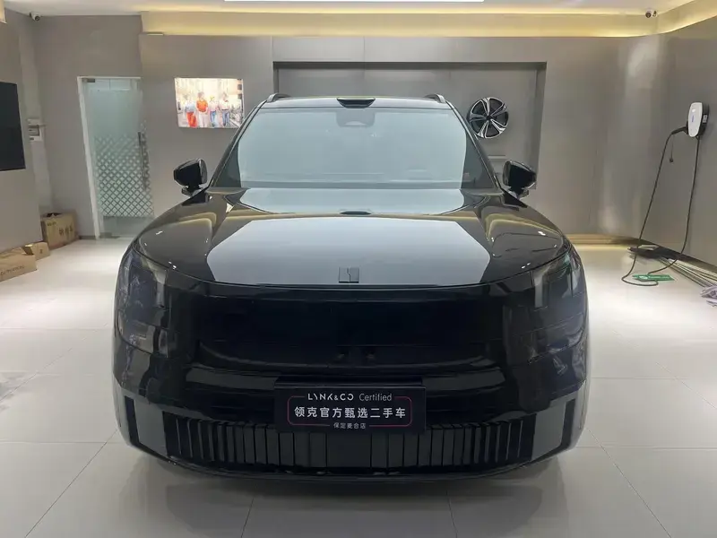 2025 Lynk & Co 900 с пробегом 8 000 км