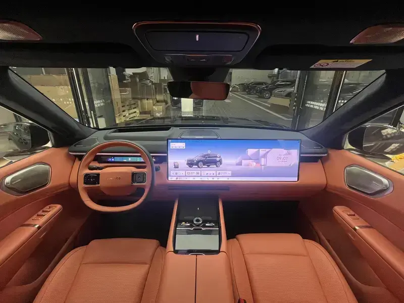 2025 Lynk & Co 900 с пробегом 8 000 км