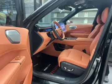 2025 Lynk & Co 900 с пробегом 8 000 км
