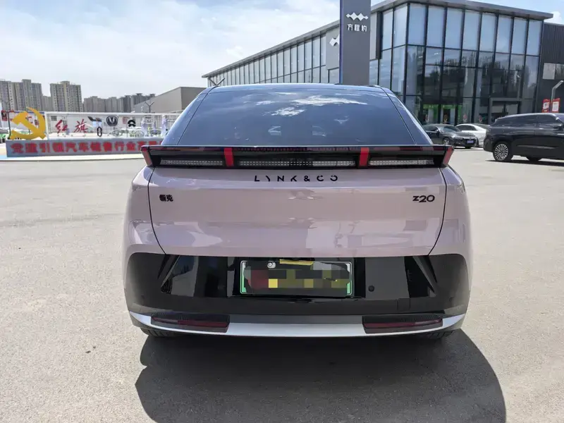 2025 Lynk & Co Z20 с пробегом 6 000 км