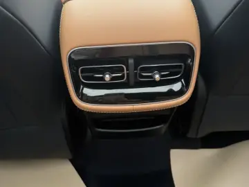 2025 Geely Boyue L с пробегом 4 000 км