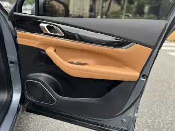 2026 Geely Boyue L с пробегом 5 000 км