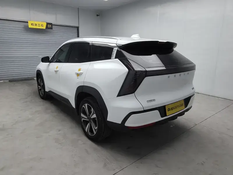 2025 Geely Boyue L с пробегом 2 900 км