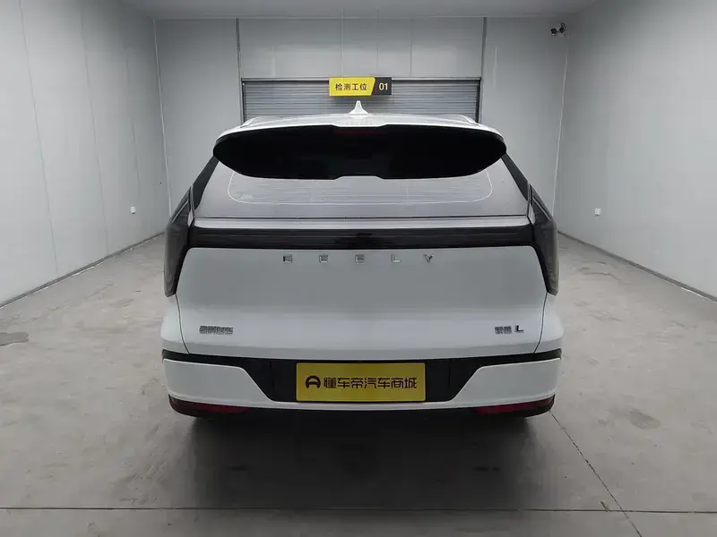 2025 Geely Boyue L с пробегом 2 900 км