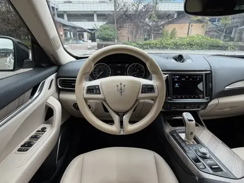 2021 Maserati Levante с пробегом 48 000 км