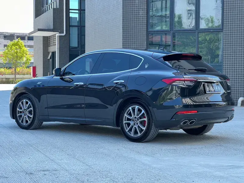2022 Maserati Levante с пробегом 63 000 км
