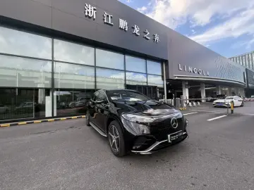 2025 Mercedes-Benz EQS SUV с пробегом 300 км