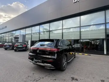 2025 Mercedes-Benz EQS SUV с пробегом 300 км