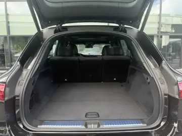 2025 Mercedes-Benz EQS SUV с пробегом 300 км