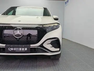 2023 Mercedes-Benz EQS SUV с пробегом 1 500 км