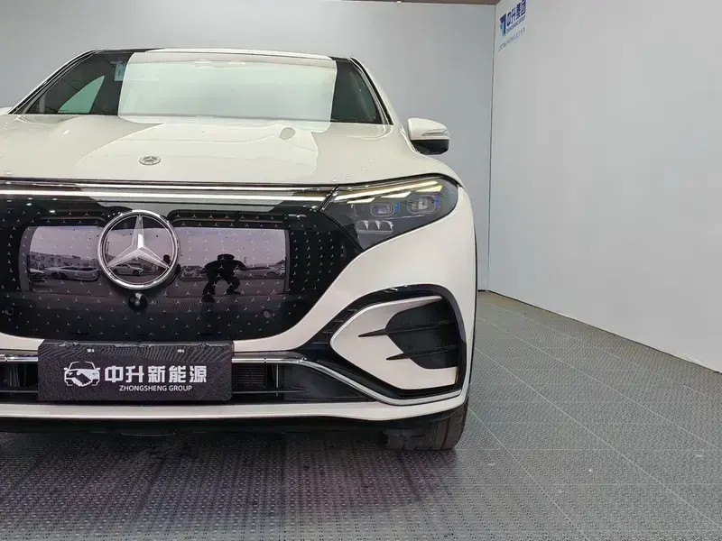 2023 Mercedes-Benz EQS SUV с пробегом 1 500 км