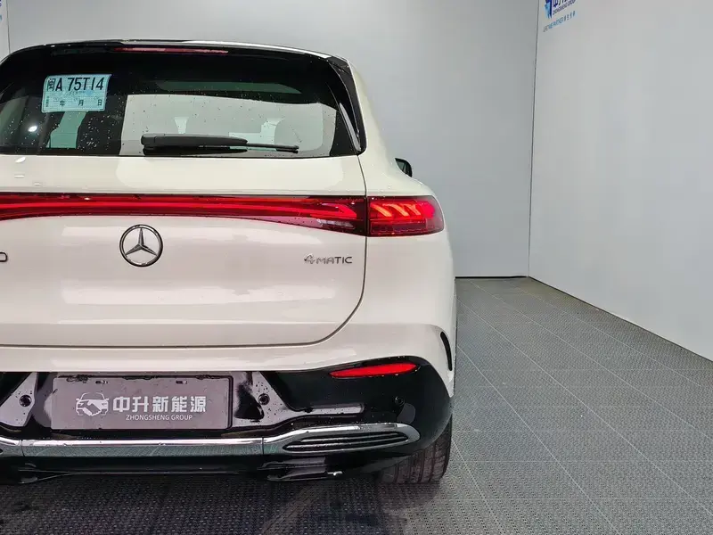 2023 Mercedes-Benz EQS SUV с пробегом 1 500 км