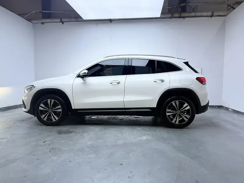 2023 Mercedes-Benz GLA с пробегом 70 500 км