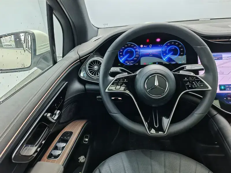 2023 Mercedes-Benz EQS SUV с пробегом 1 500 км