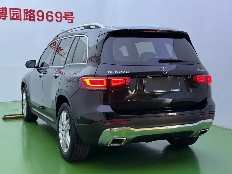 2023 Mercedes-Benz GLB с пробегом 76 000 км