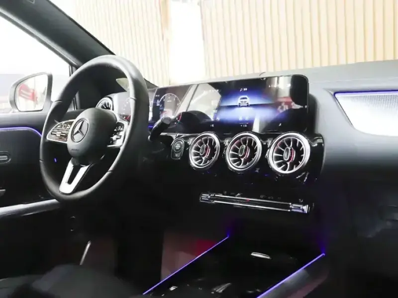 2023 Mercedes-Benz GLA с пробегом 30 400 км
