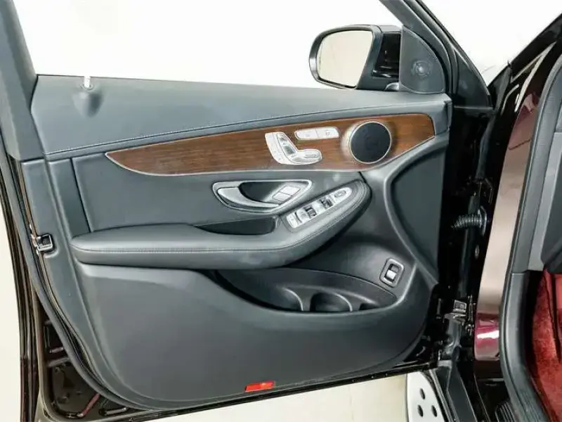 2022 Mercedes-Benz GLC с пробегом 25 500 км