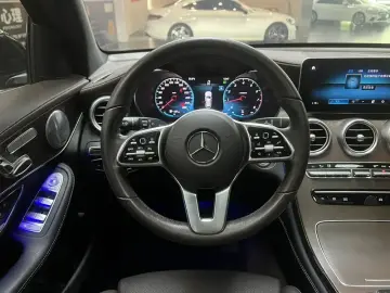 2020 Mercedes-Benz GLC с пробегом 63 000 км