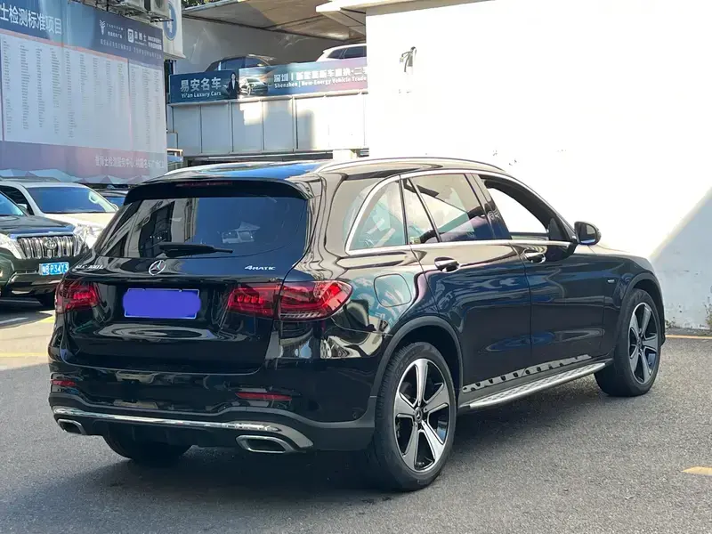 2022 Mercedes-Benz GLC с пробегом 30 000 км