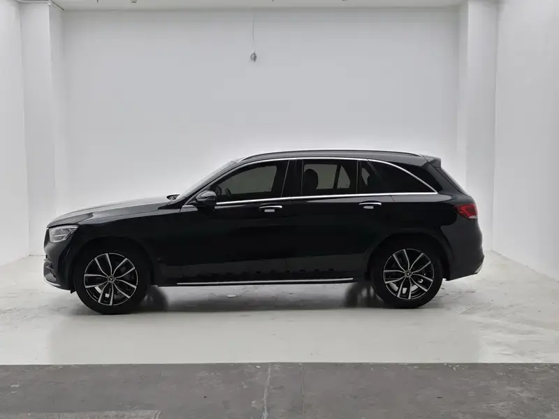 2022 Mercedes-Benz GLC с пробегом 82 100 км