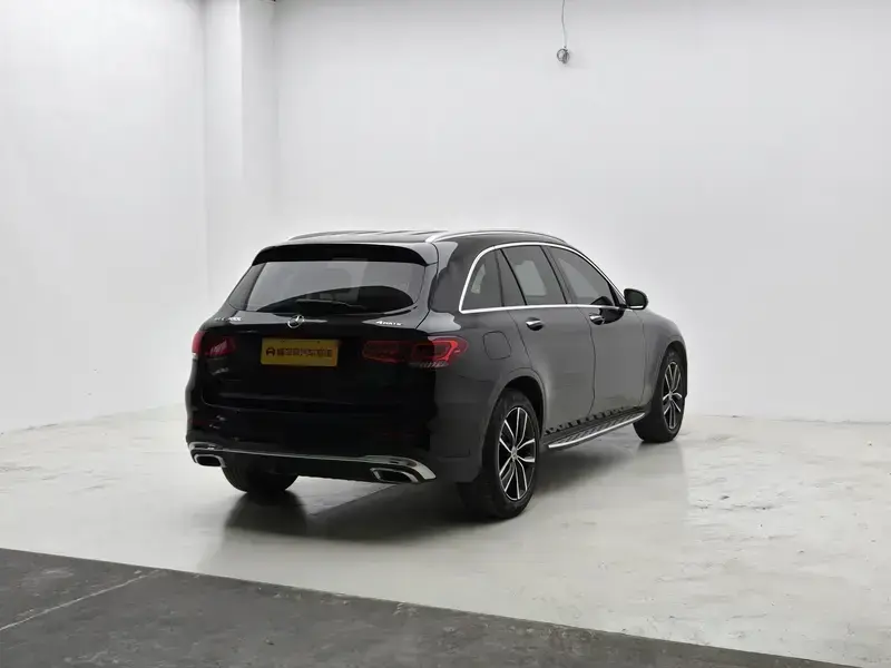 2022 Mercedes-Benz GLC с пробегом 82 100 км