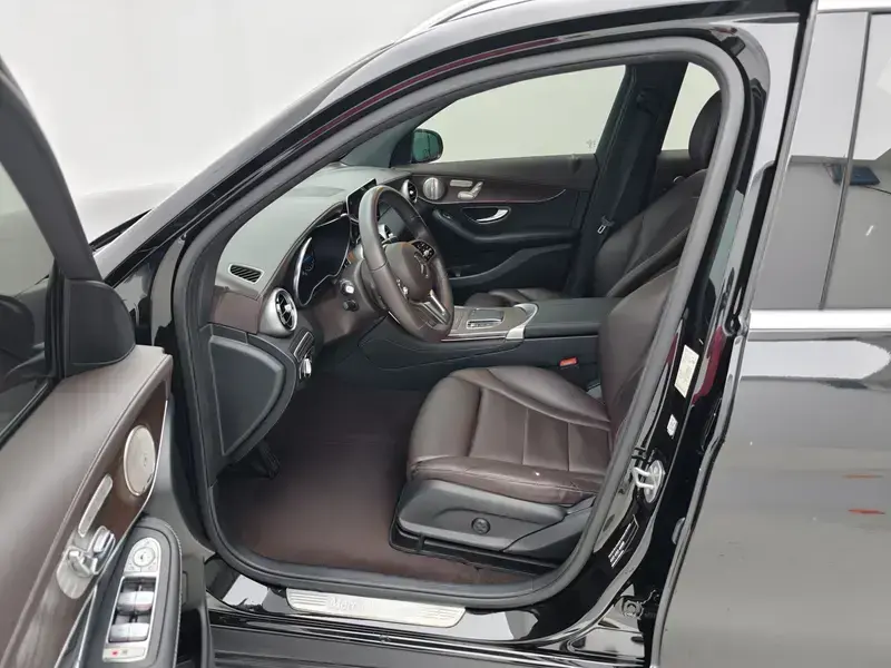 2022 Mercedes-Benz GLC с пробегом 82 100 км