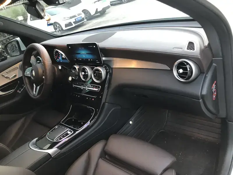 2022 Mercedes-Benz GLC с пробегом 35 700 км