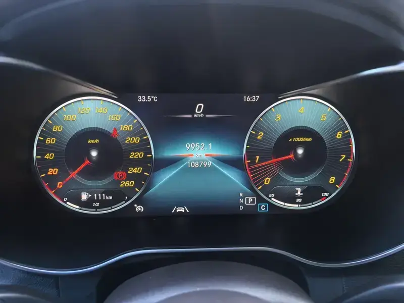 2022 Mercedes-Benz GLC с пробегом 108 000 км