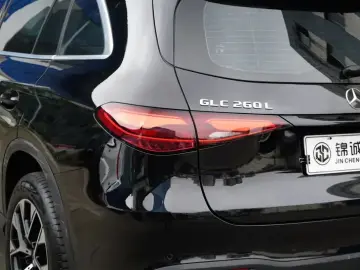 2025 Mercedes-Benz GLC с пробегом 8 000 км