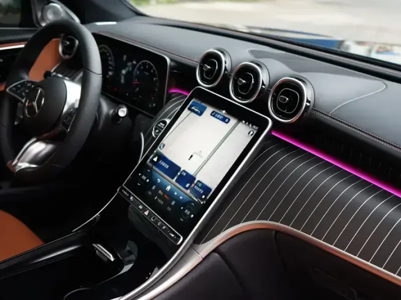 2025 Mercedes-Benz GLC с пробегом 8 000 км