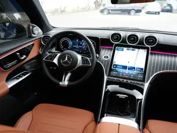 2025 Mercedes-Benz GLC с пробегом 8 000 км