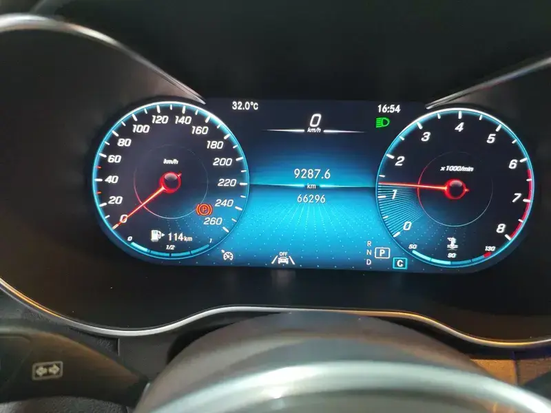 2021 Mercedes-Benz GLC с пробегом 66 000 км