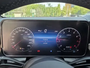 2025 Mercedes-Benz GLC с пробегом 44 000 км