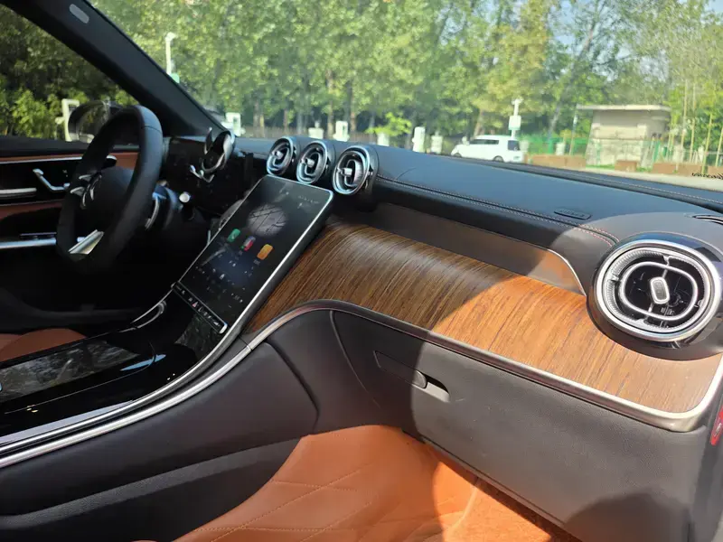 2025 Mercedes-Benz GLC с пробегом 44 000 км