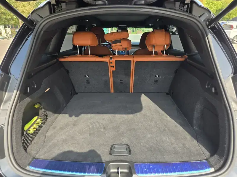 2025 Mercedes-Benz GLC с пробегом 44 000 км