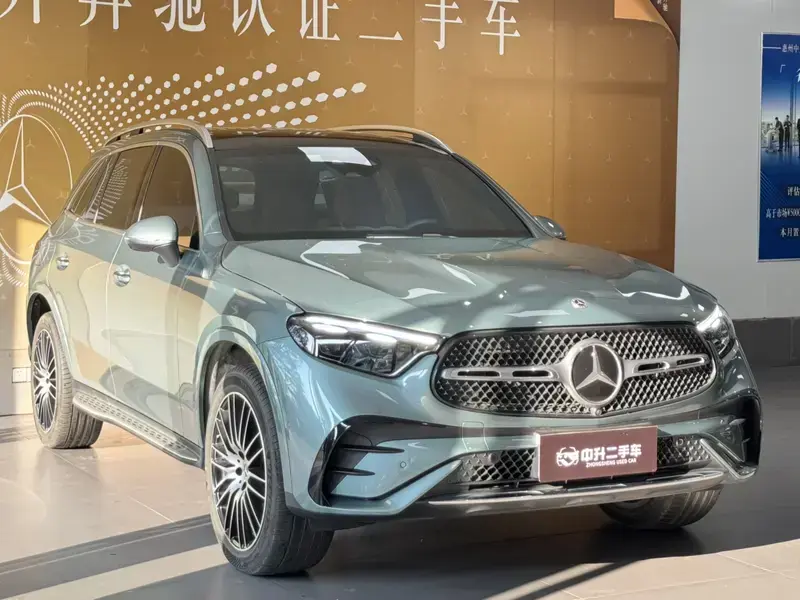 2025 Mercedes-Benz GLC с пробегом 11 000 км