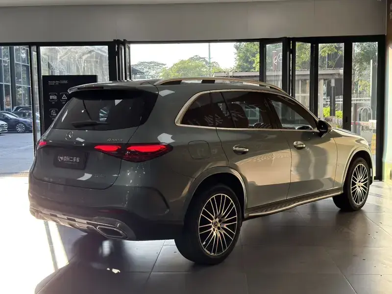 2025 Mercedes-Benz GLC с пробегом 11 000 км
