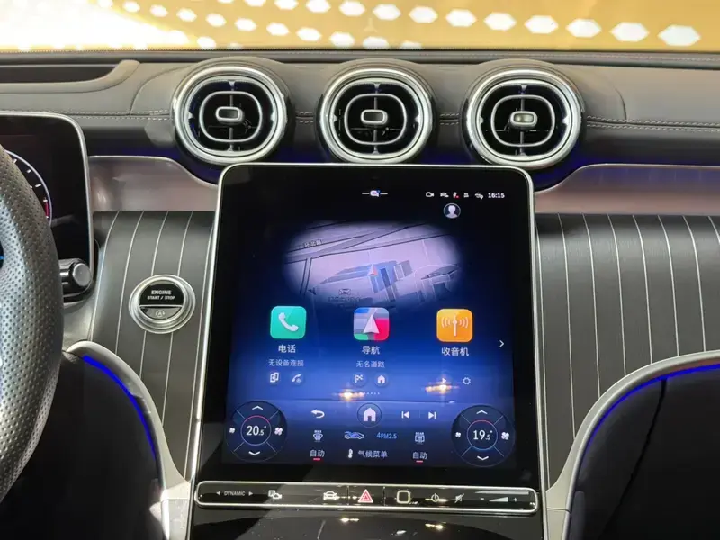 2025 Mercedes-Benz GLC с пробегом 11 000 км
