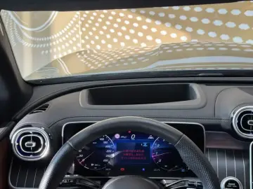 2025 Mercedes-Benz GLC с пробегом 11 000 км
