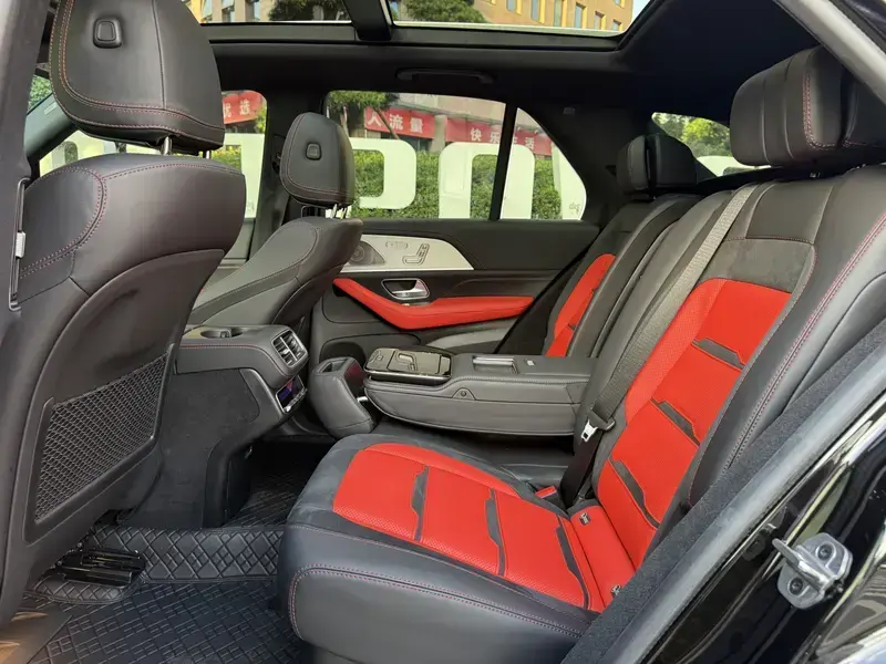 2025 Mercedes-Benz GLE AMG с пробегом 32 000 км
