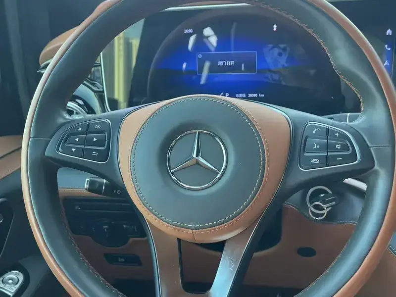 2023 Mercedes-Benz Vito с пробегом 28 000 км