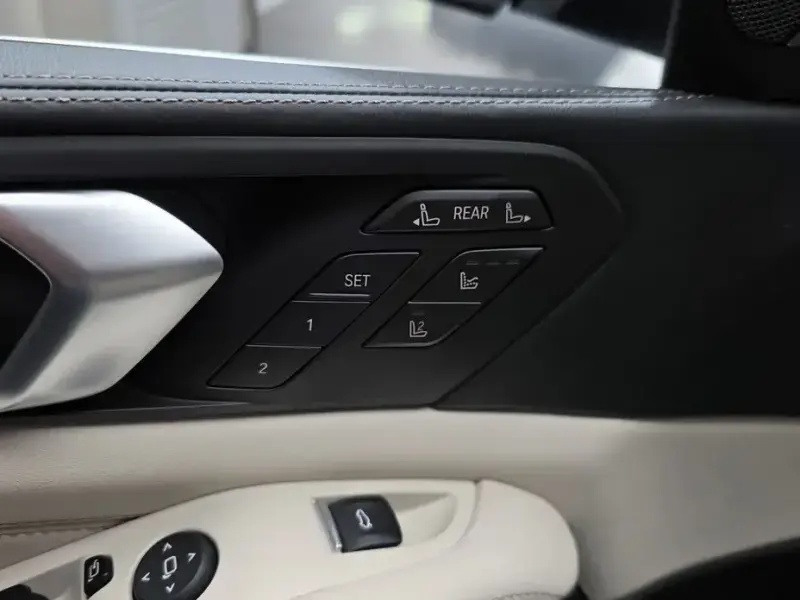 2025 BMW X7 с пробегом 23 339 км